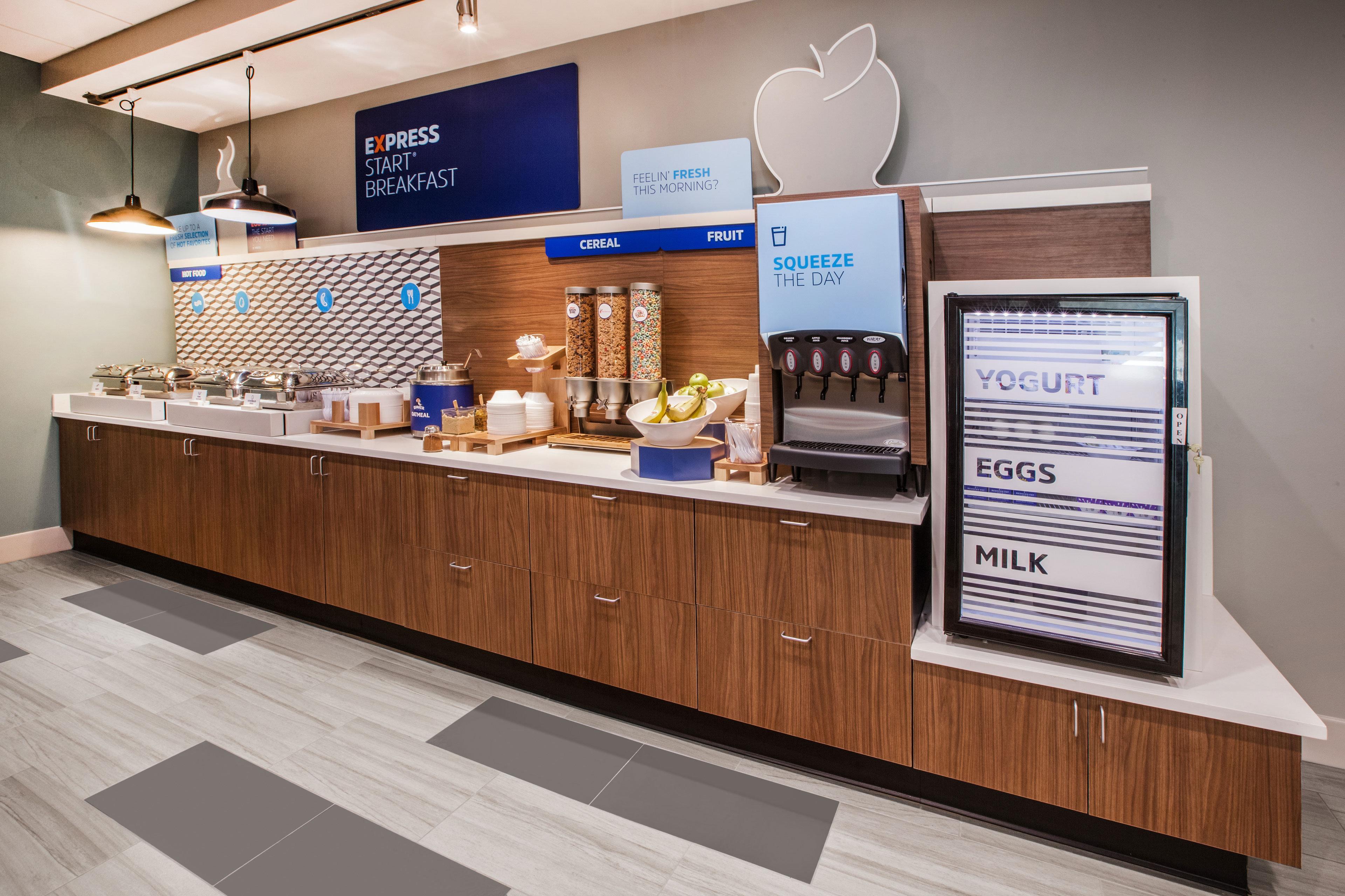 Express & - Tampa North - By Ihg Hotel Wesley Chapel